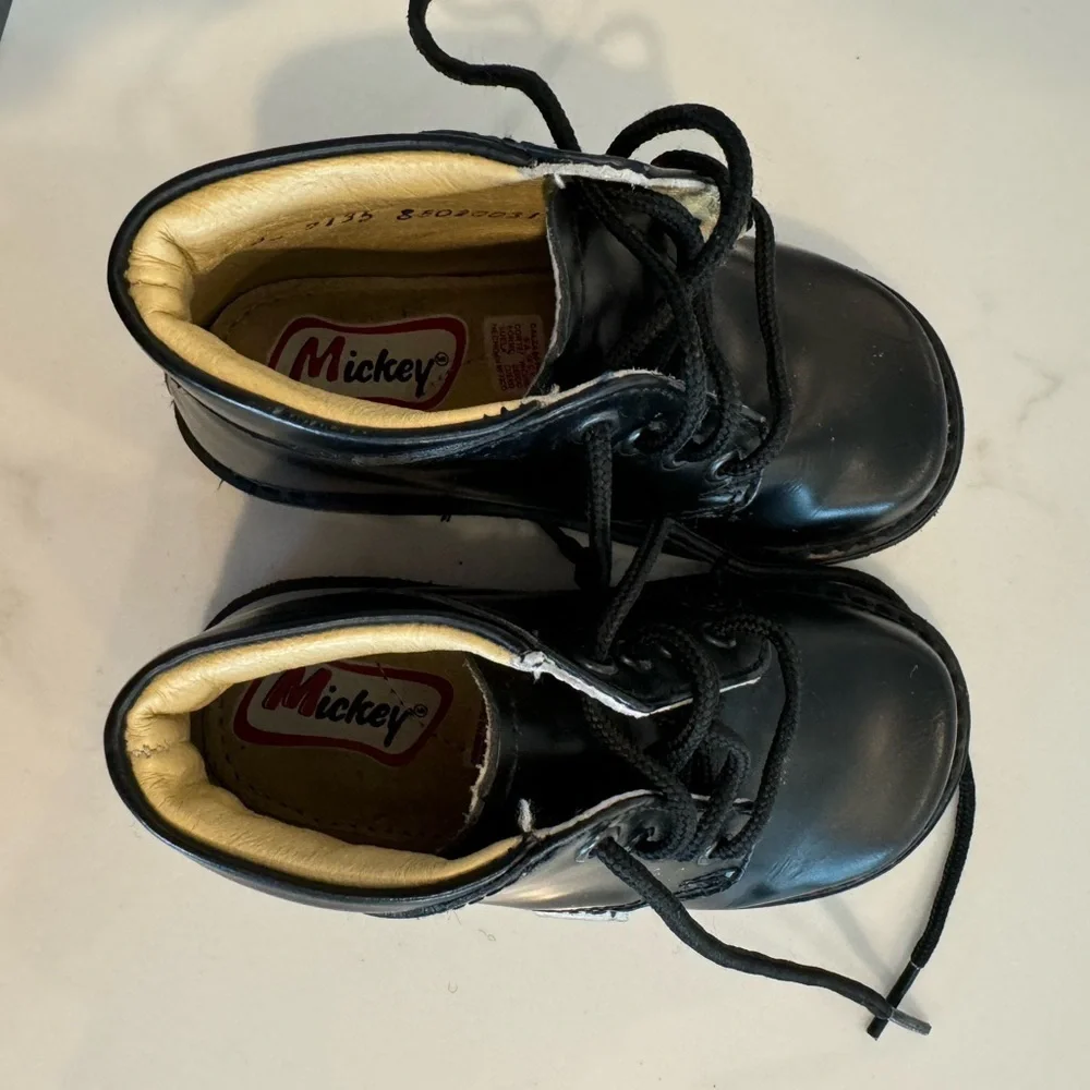Mickey Calzado boots size 7c